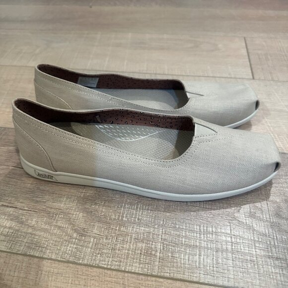 SKECHERS NATURAL COLOR ARCHFIT SLIP ON SHOES BOBS SIZE WOMENS 11 - Picture 1 of 9